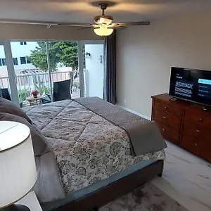https://nassau-harbour-cozy-2-bedroom-condo.comcaribbean.com