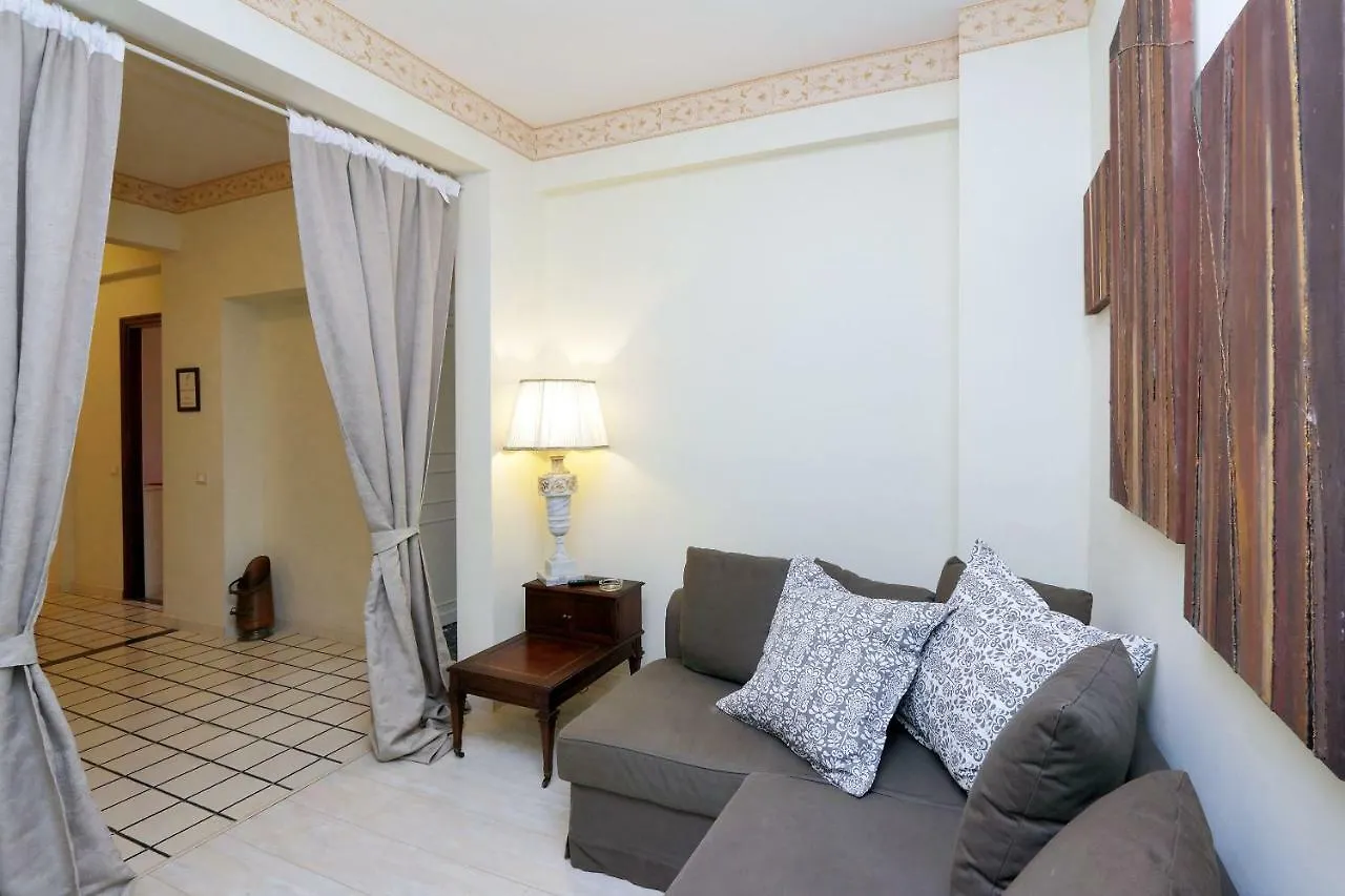 Apartment Marrucini 0*, Rome